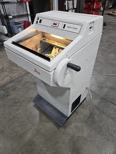 Leica 1510S Cryostat
